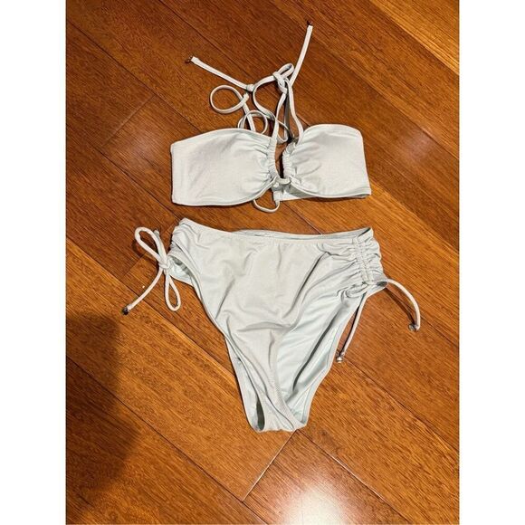 Victoria’s Secret Metallic Winter Ice Blue Bikini Set Top S, Bottom Sz M - Picture 4 of 10